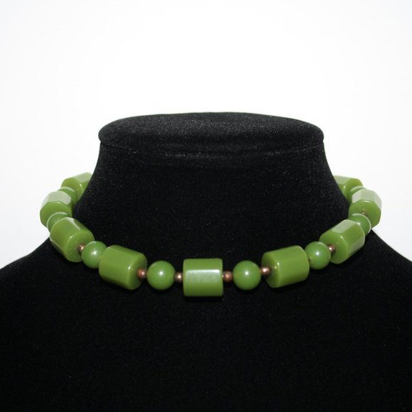 Vintage Jewelry - Vintage green and gold adjustable necklace